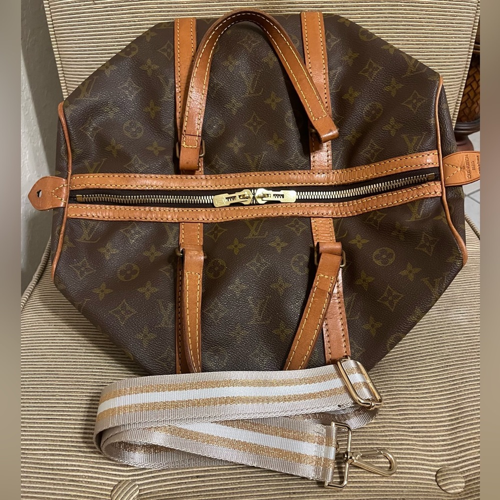 💯Authentic Louis Vuitton VINTAGE Monogram Sac Souple 35 Travel Bag - Picture 3 of 17